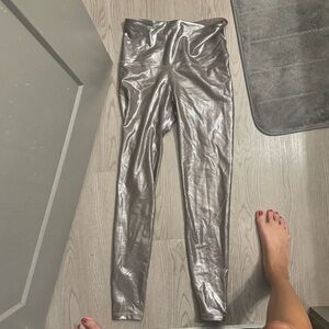 Medium Old Navy Silver Metallic Leggings